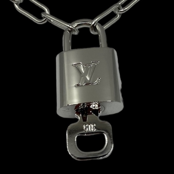 Louis Vuitton Silver Lock and Key ~ RARE! 🔓🔑 Necklace Charm or Adorn Handbag - Picture 14 of 16
